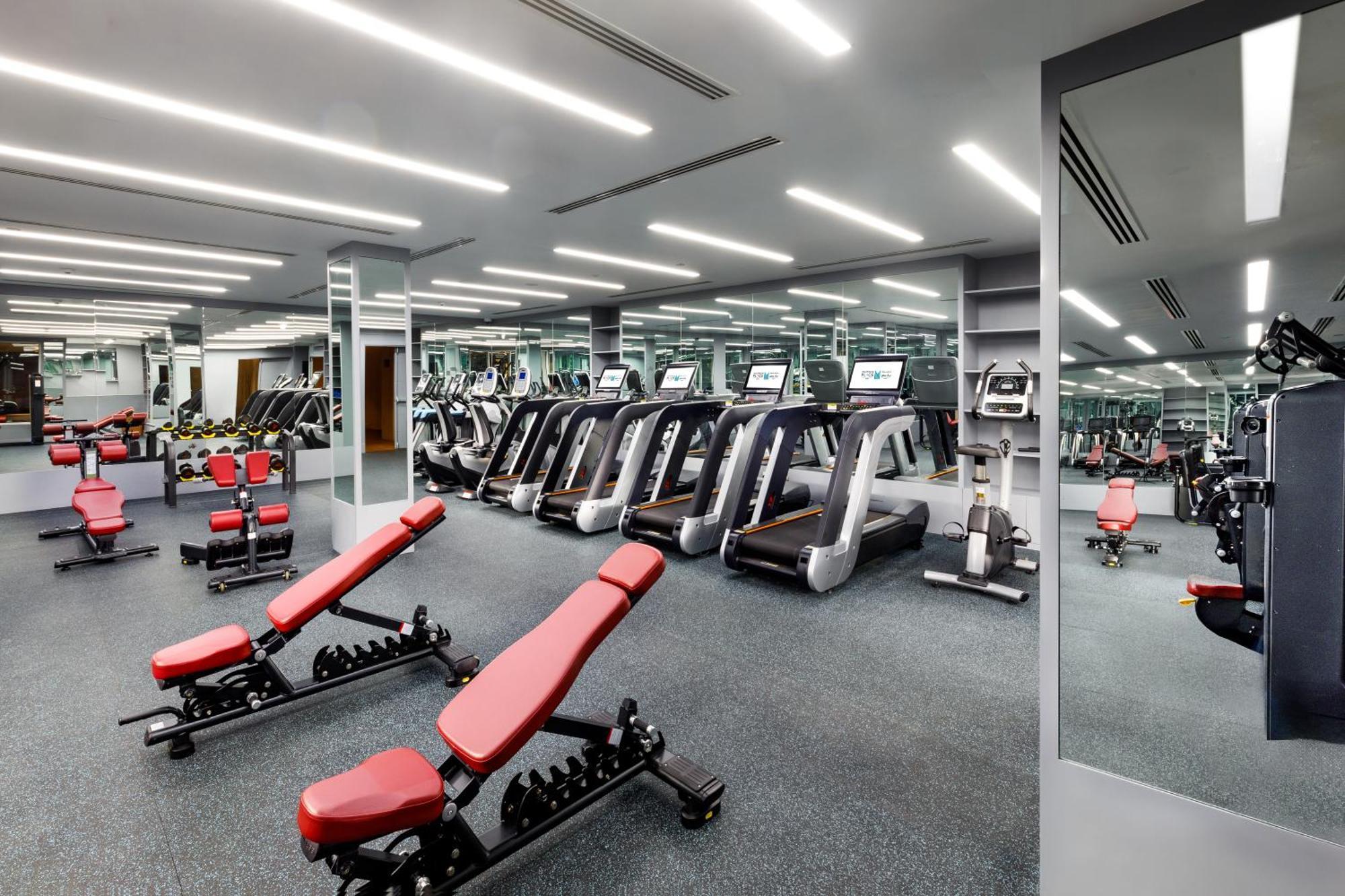 Millennium Place Doha Exteriör bild The gym at The Dorchester