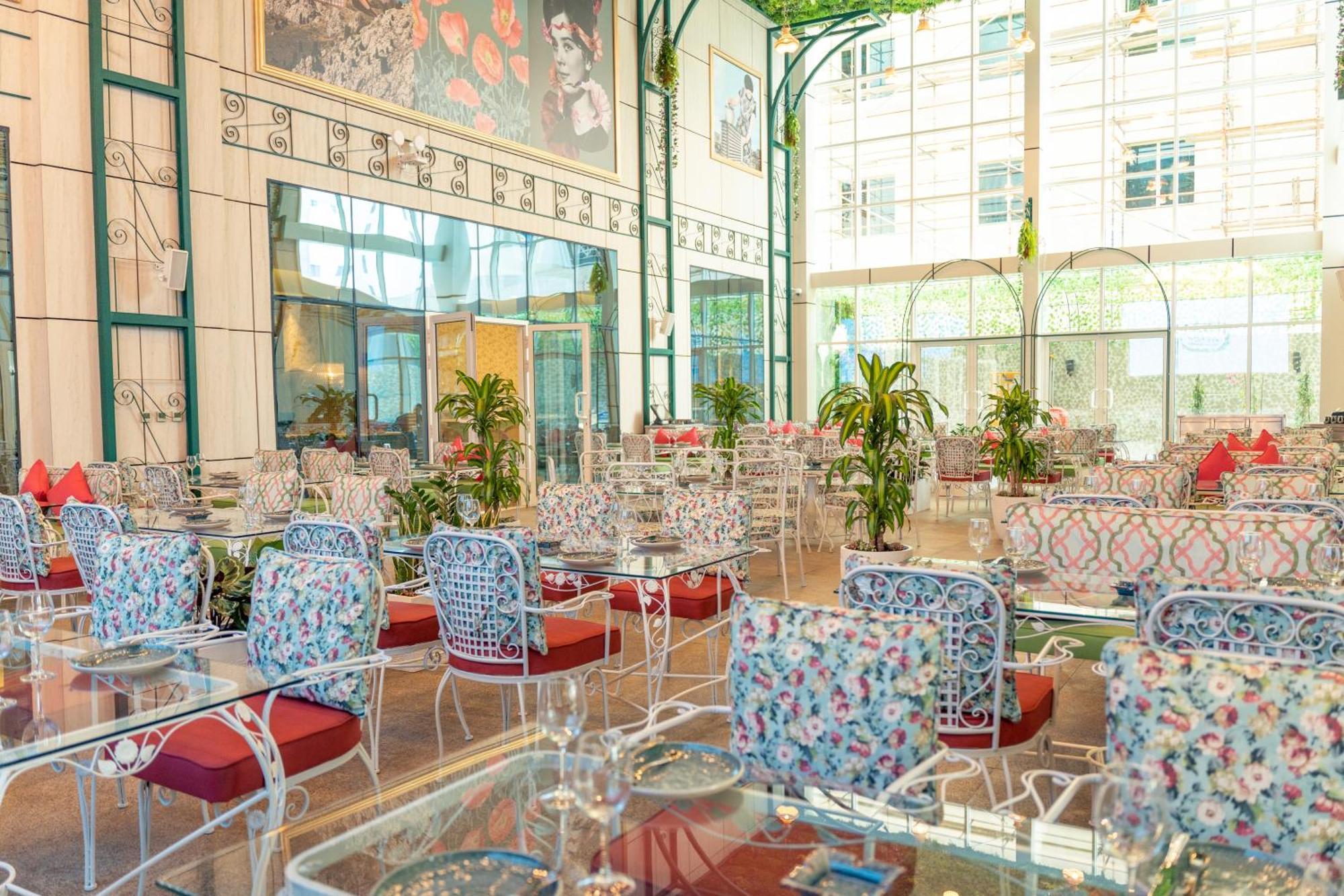 Millennium Place Doha Exteriör bild The interior of the restaurant